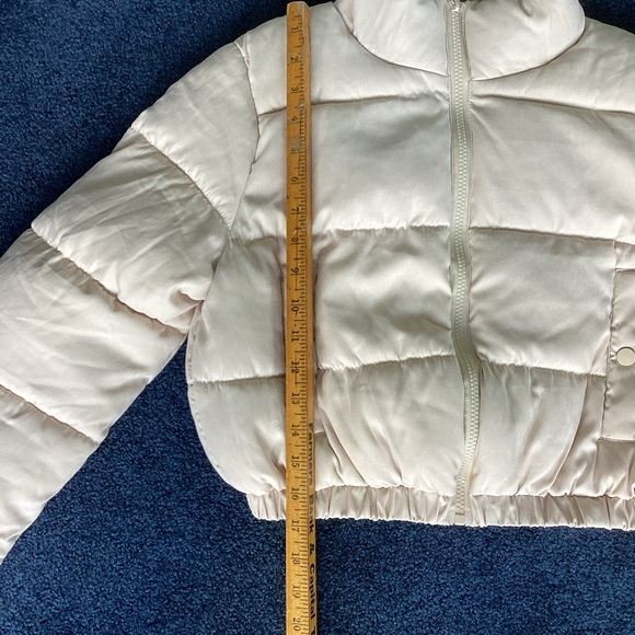PrettyLittleThing Cream Cropped Puffer Jacket - sz 4 - Picture 5 of 7